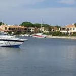 Daire Dans Marina Avec Piscine