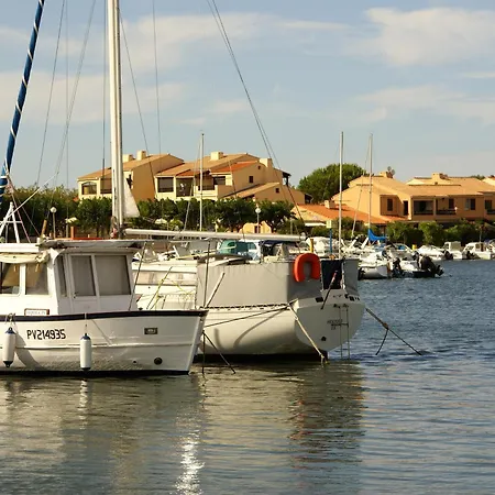 Dans Marina Avec Piscine * Saint-Cyprien (Pyrenees-Orientales)
