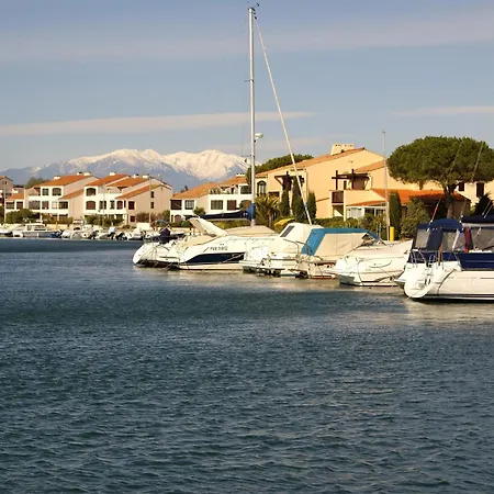 Dans Marina Avec Piscine Saint-Cyprien (Pyrenees-Orientales)